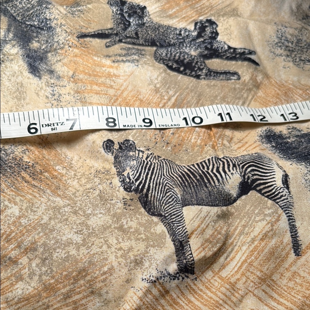 Vintage 90’s Cranston Africa‎ big cats  giraffes Zebra Print Fabric 58 x 86 403